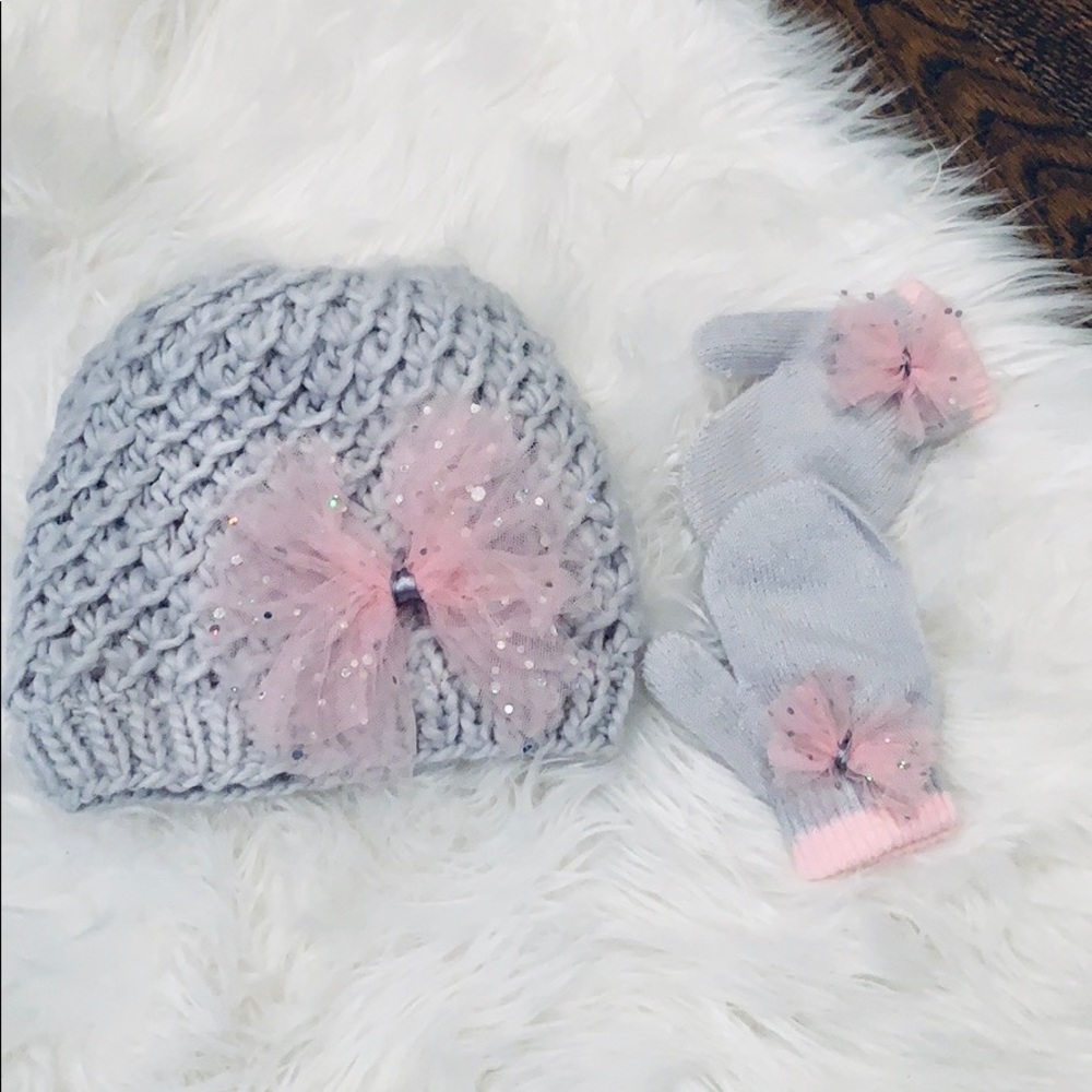 Hat and mitten set